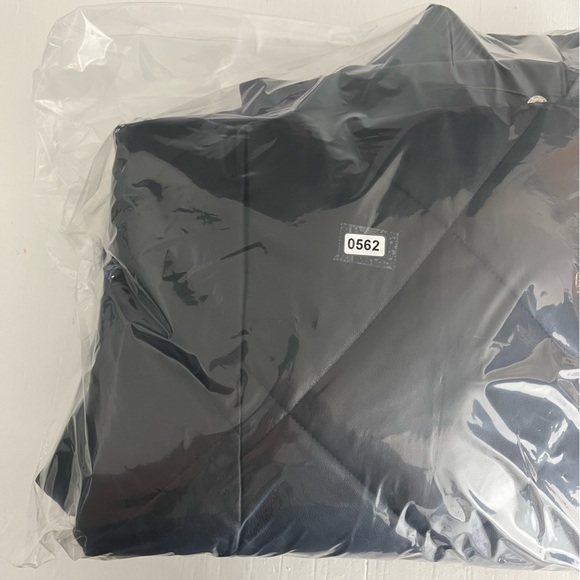 Pistola Callista Long Sleeve Puffer Jacket Vest Size Small NWT Black Noir - Picture 10 of 10